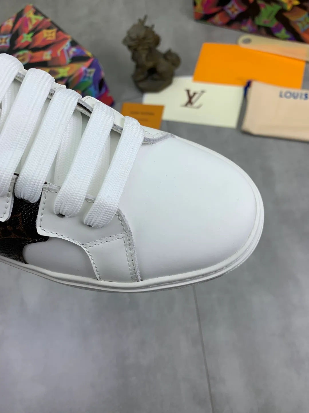 Men's men's shoes P520💰【New style】🆘High quality cowhide【Louis Vuitton】LV official website's latest model🎁casual and fashionable men's shoes👟hot style💥simple and elegant style, exclusive for trendy men. Unique official website's latest brand elements👑original decoration, fashionable and generous, the fabric is made of original denim➕comfortable and breathable mesh lining➕cow leather feet ✅The official website specifies wear-resistant casual outsole, the classic model is taken in real life🎬Color: 4️⃣colors available😍Number of codes: 38-44 Full set of packaging